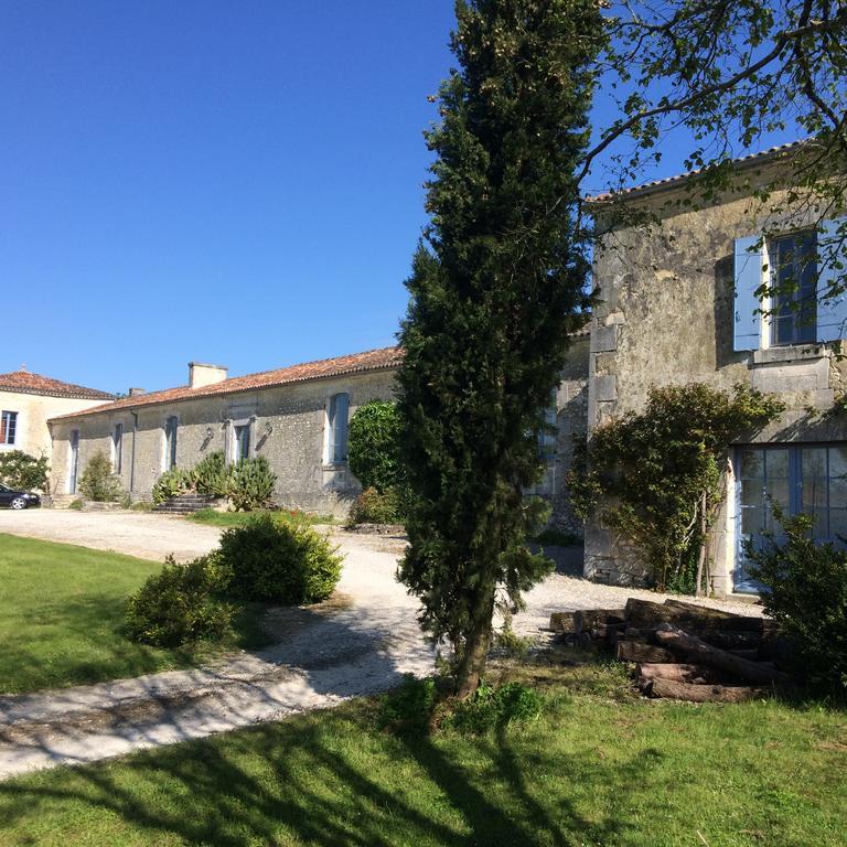 Chambres d'Hôtes Logis de l'Astrée Saint-Bris-des-Bois Exterior foto